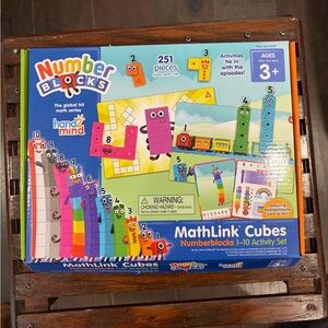 Numberblocks MathLink Cubes Activity Set